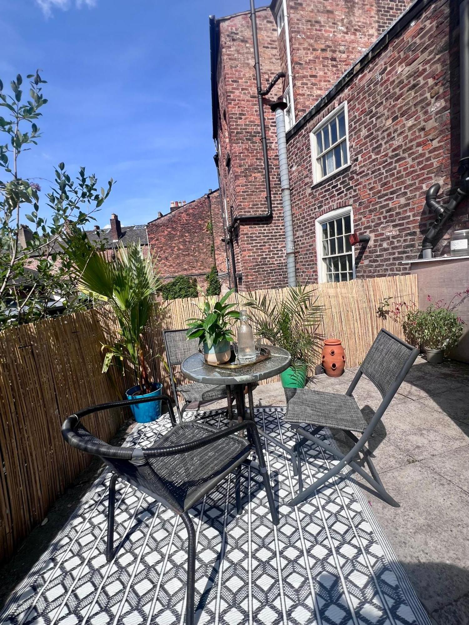 Ropewalks Centre With Roof Terrace Apartment